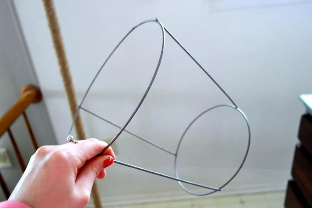 tomato cage to make chandelier, Sypsie Designs featured on Bekob