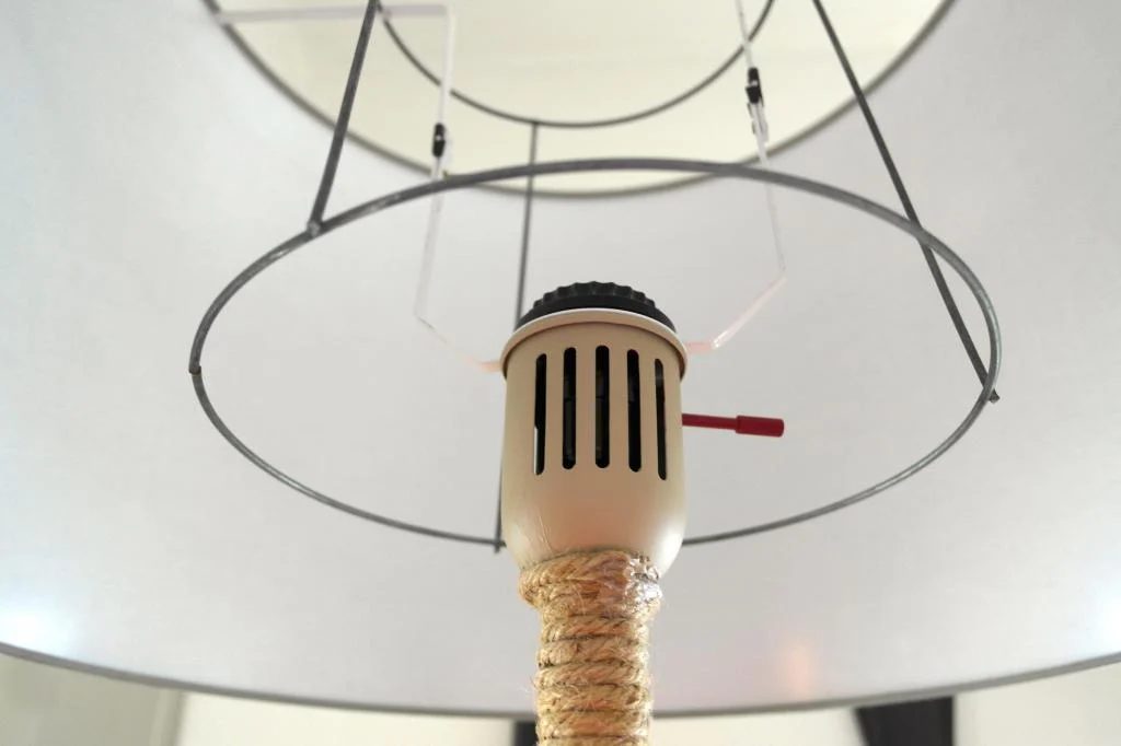 how to redo an old lamp into a chandelier, Sypsie Designs featured on Bekob