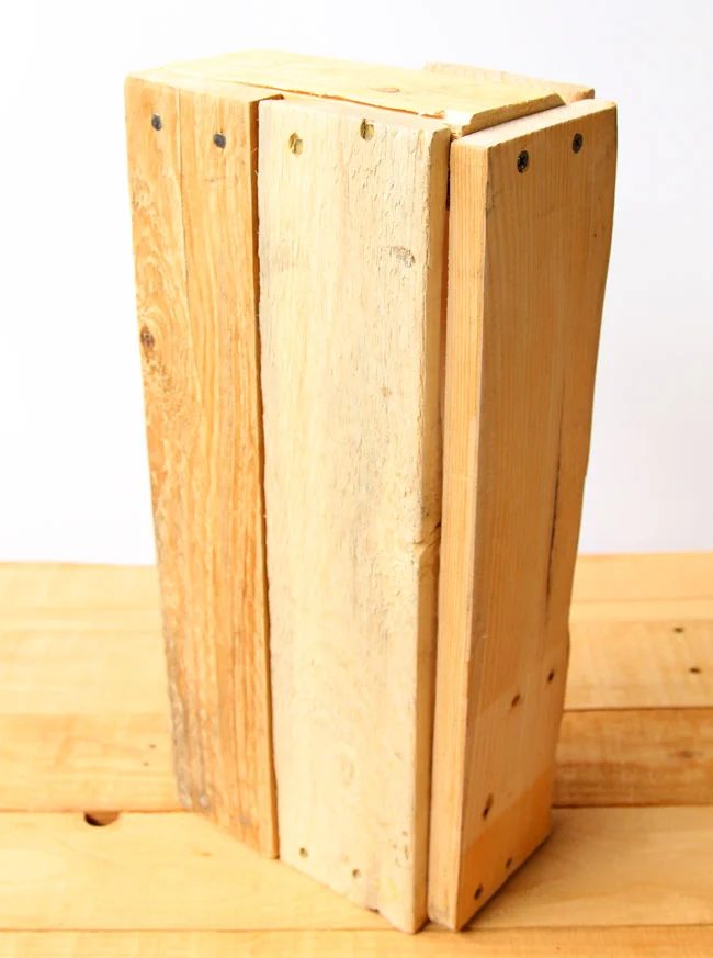 pallet-charging-station-apieceofrainbowblog (3)
