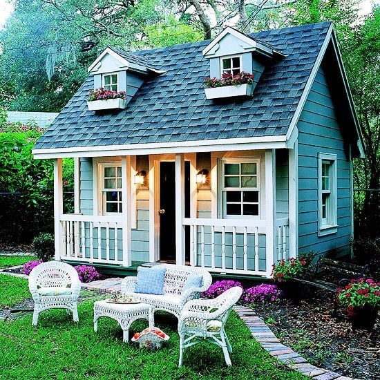 Tips and inspiration for a charming and cute child's playhouse via Bekob.com