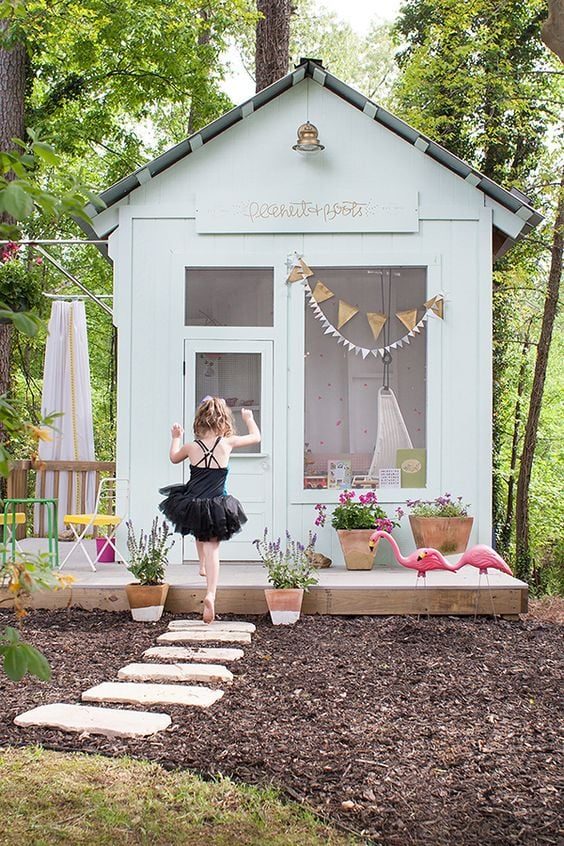 Tips and inspiration for a charming and cute child's playhouse via Bekob.com