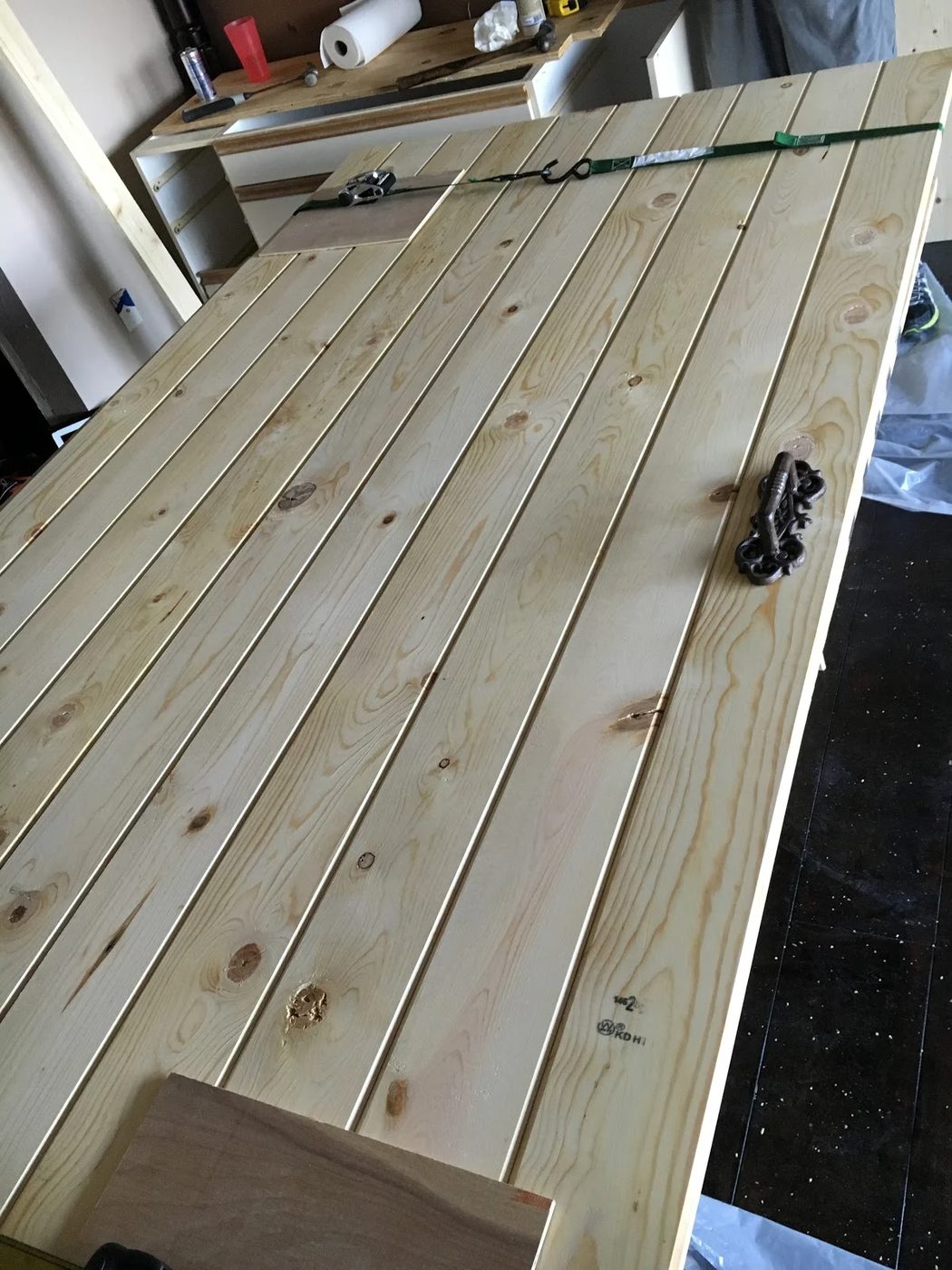 handmade-barn-door-direct-materials-and-design-over-inspired-featured-on-Bekob