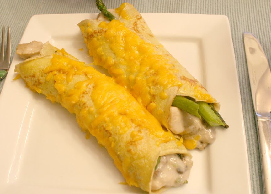 Chicken, Asparagus, and Mushroom Crepes | FOODIEaholic.com #recipe #cooking #crepes #dinner #asparagus #chicken #mushrooms
