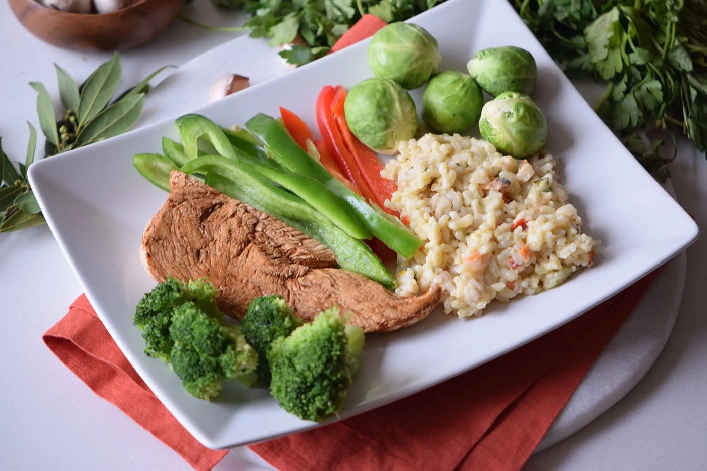 Need a quick, straightforward and flavorful option for a weeknight dinner? Try this versatile Chicken Paprika Bake by Bekob.com
