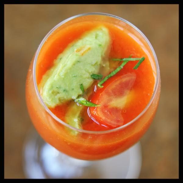 Chilled Tomato Soup with Guacamole | FOODIEaholic.com #recipe #cooking #soup #chilled #tomato #guacamole #summer