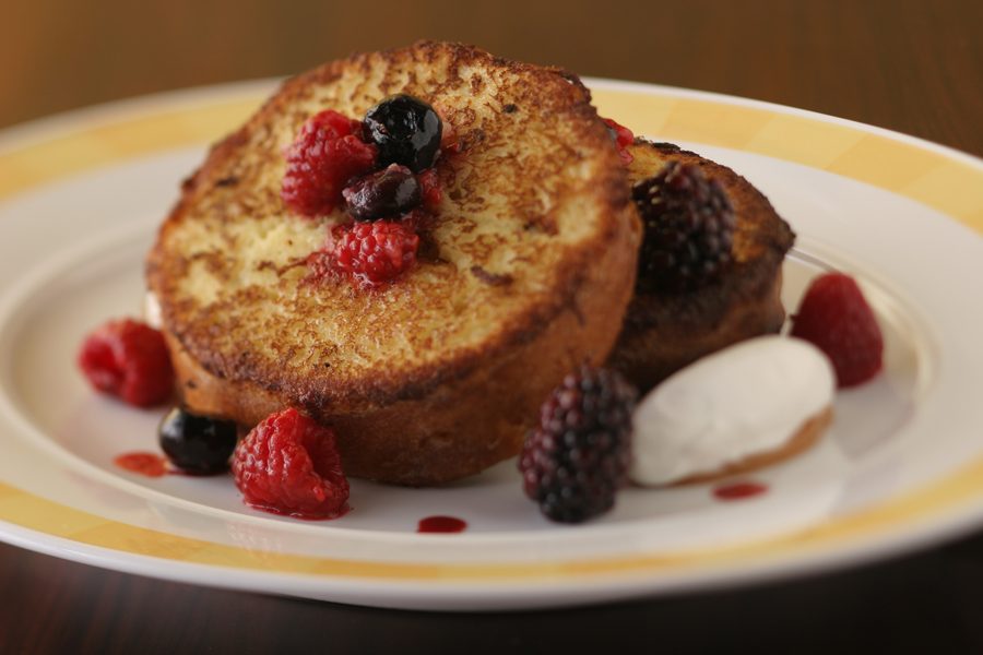 Chocolate Brioche Pain Perdu | FOODIEaholic.com #recipe #cooking #brunch #dessert #brioche