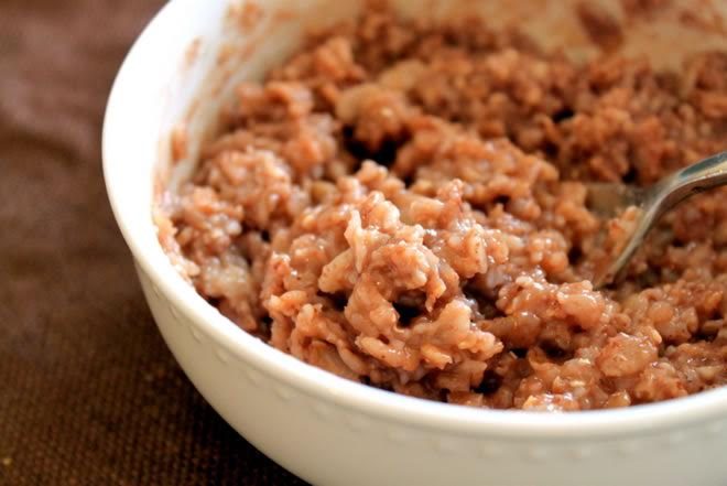 Chocolate Brownie Oatmeal | FOODIEaholic.com #recipe #cooking #breakfast #oatmeal #chocolate