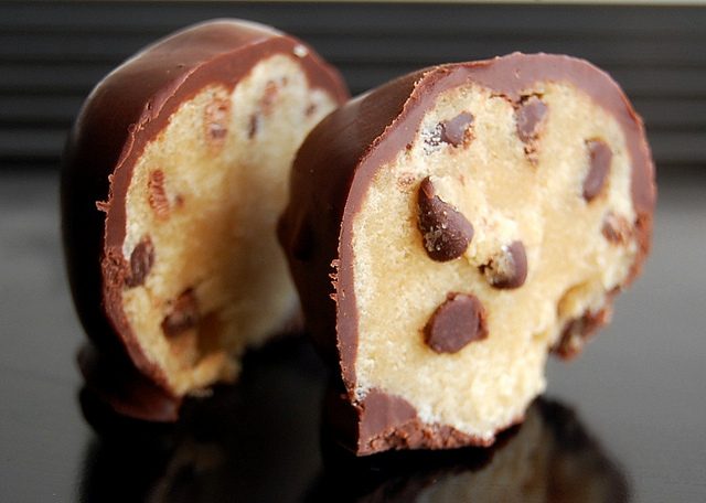 Chocolate Chip Cookie Dough Truffles | FOODIEaholic.com #recipe #cooking #dessert #nobake #treat #truffles #cookiedough #chocolate #pasteurized