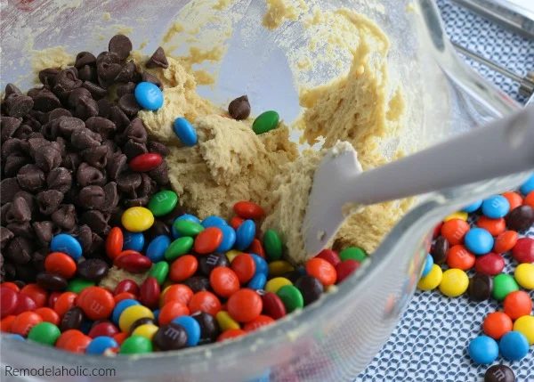 Rainbow Chocolate Lovers' M&M Cookies Recipe #Bekob