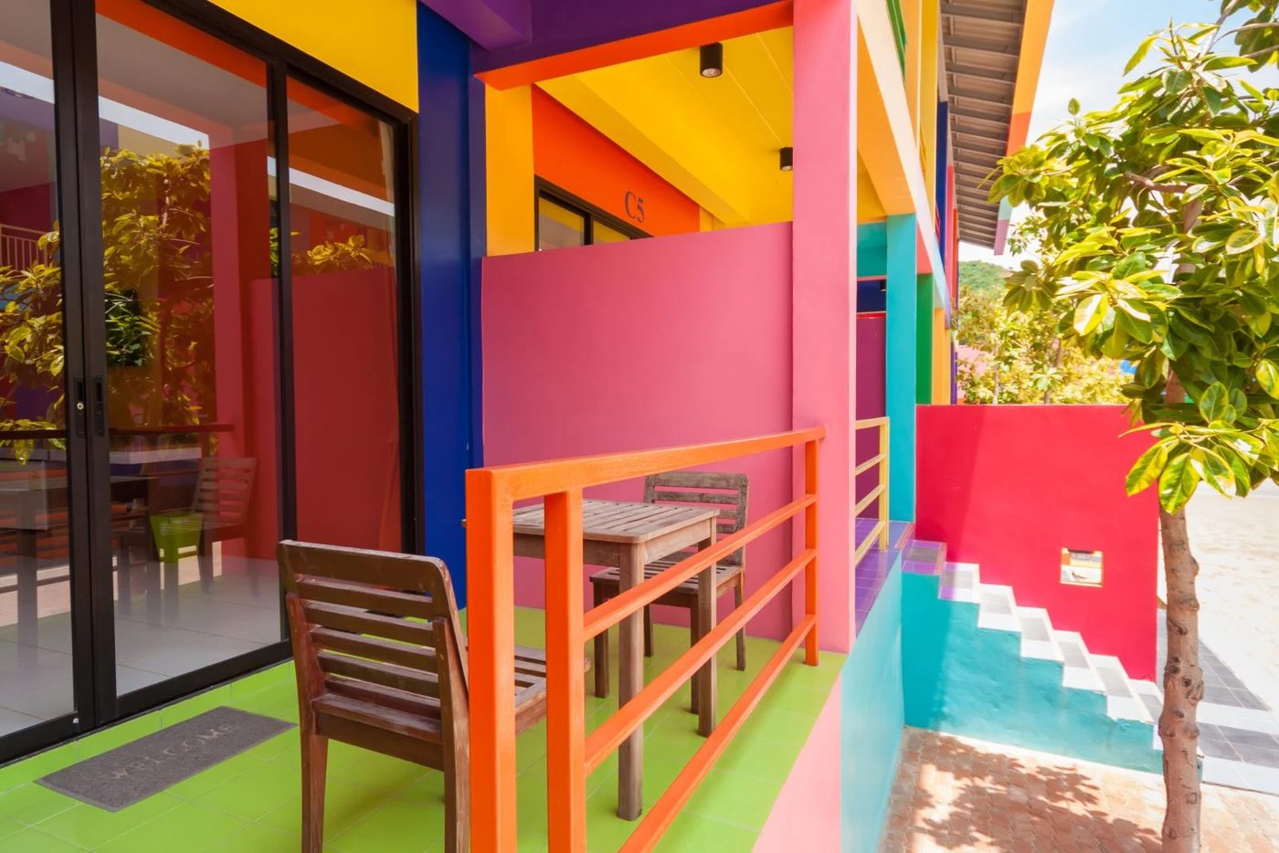 Bright And Contrast Color