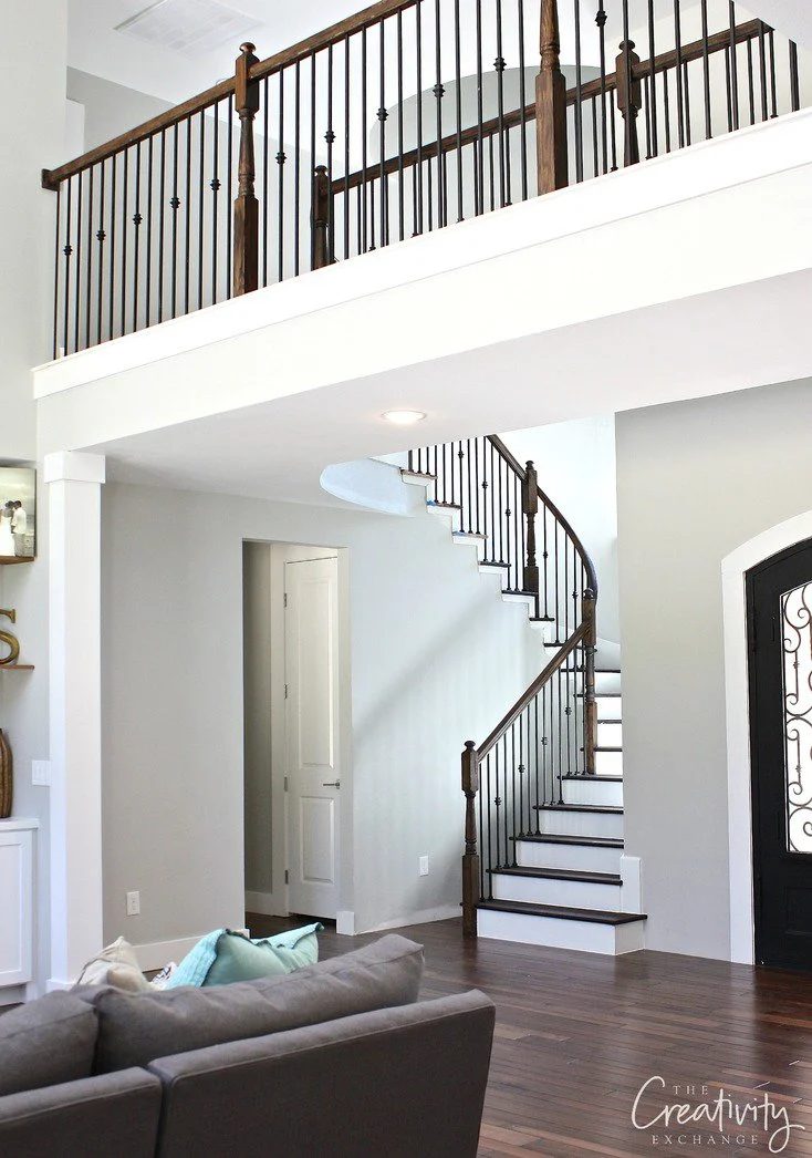 Tips for choosing a whole home paint color | Wall color is Repose Gray by Sherwin Williams | More paint colors and tips at Bekob.com