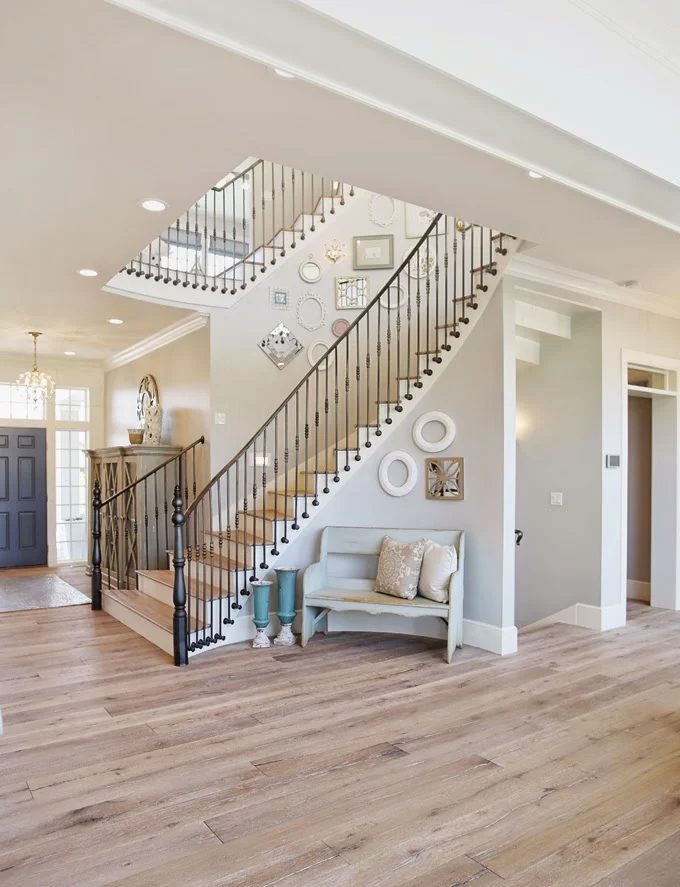 Tips for choosing a whole home paint color | Wall color is Passive Sherwin Williams. | More paint colors and tips at Bekob.com