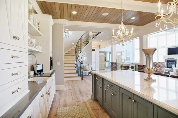 Tips for choosing a whole home paint color | Wall color is Passive from Sherwin Williams. | More paint colors and tips at Bekob.com