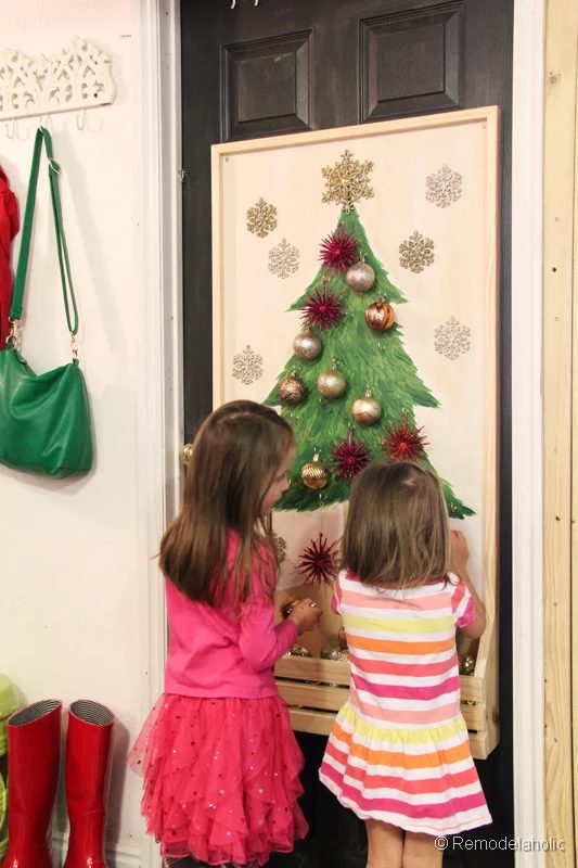 Chrsitmas Tree advent calendar with hooks-21