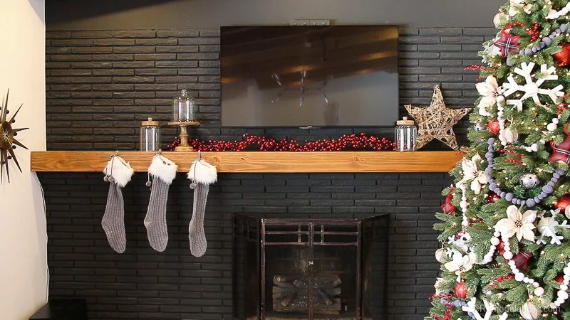 Looking to decorate your mantel for Christmas, but aren't sure where to start? Try these tips for creating a whimsical and rustic Christmas Mantel featured on Bekob.com