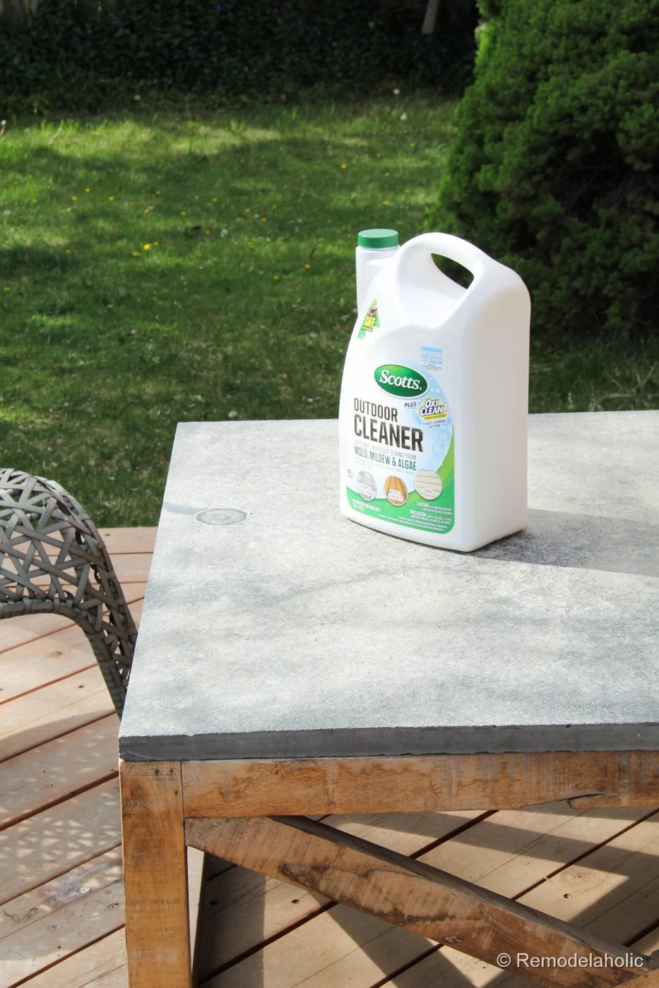 Cleaning with Scotts Outdoor Oxiclean cleaner (7 of 30)