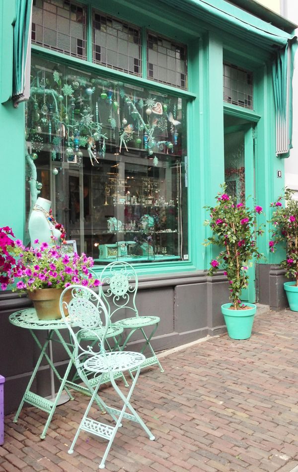 Color Crush: Decorating with Mint
