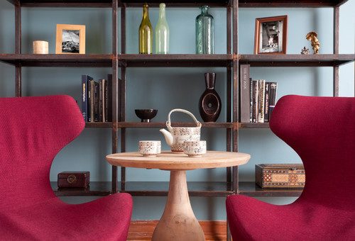 Wall color is Aegean Teal from Benjamin Moore. Color Spotlight on Bekob. image via revamped interior design