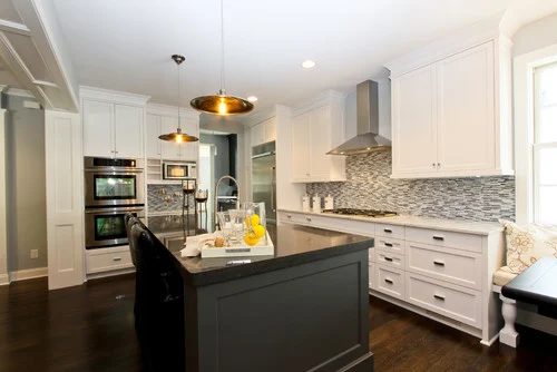 Island painted with Benjamin Moore Wrought Iron.