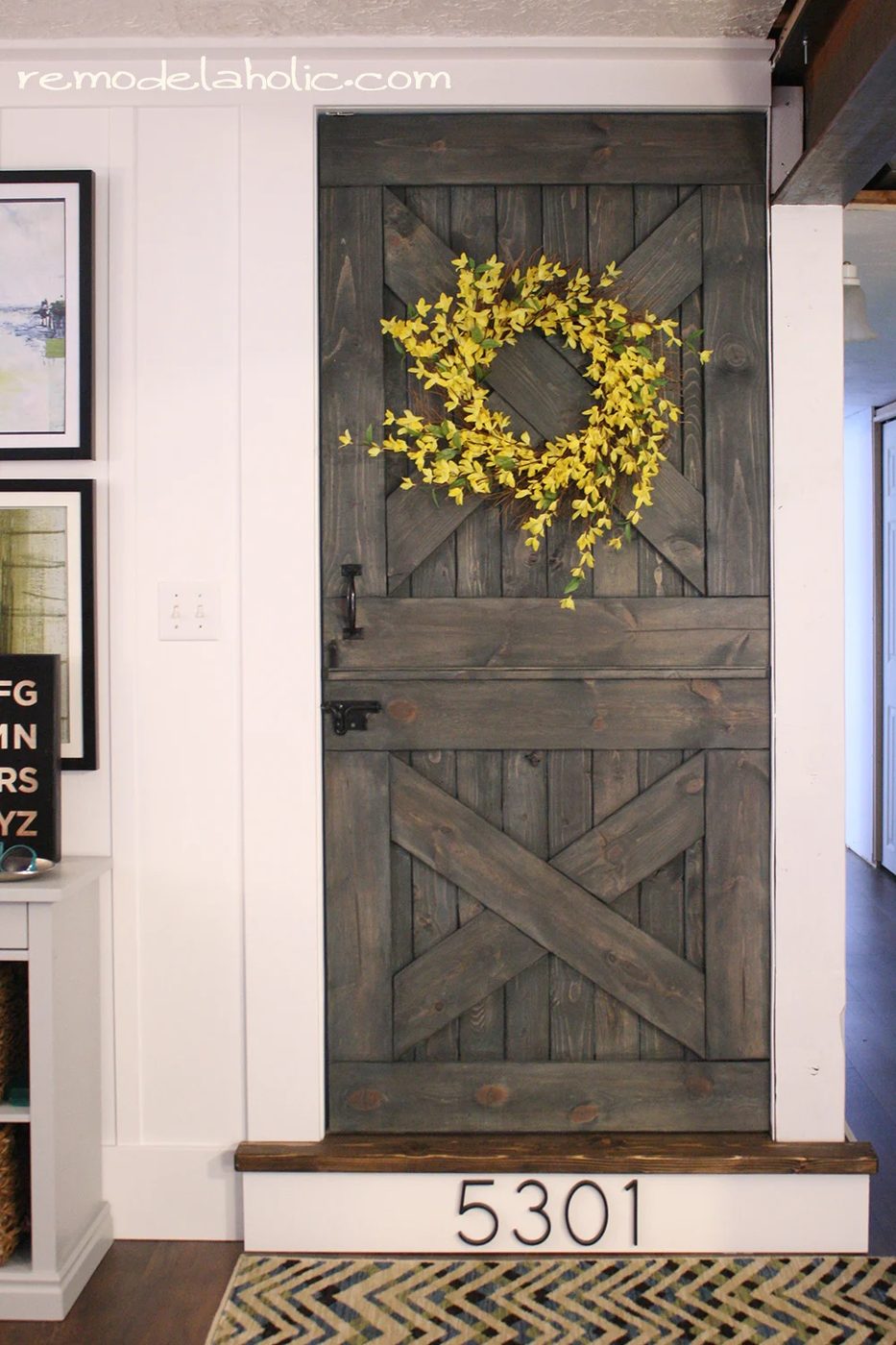 color washing paint technique, wood grain still shows, barn door Bekob(15)