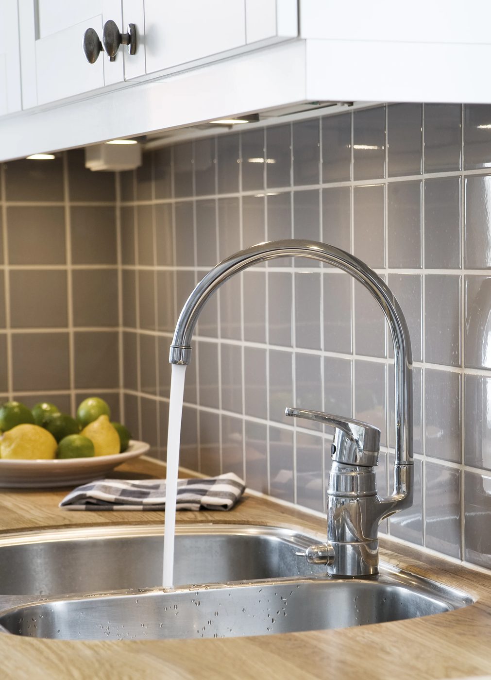 15 Handmade Kitchen Backsplash options