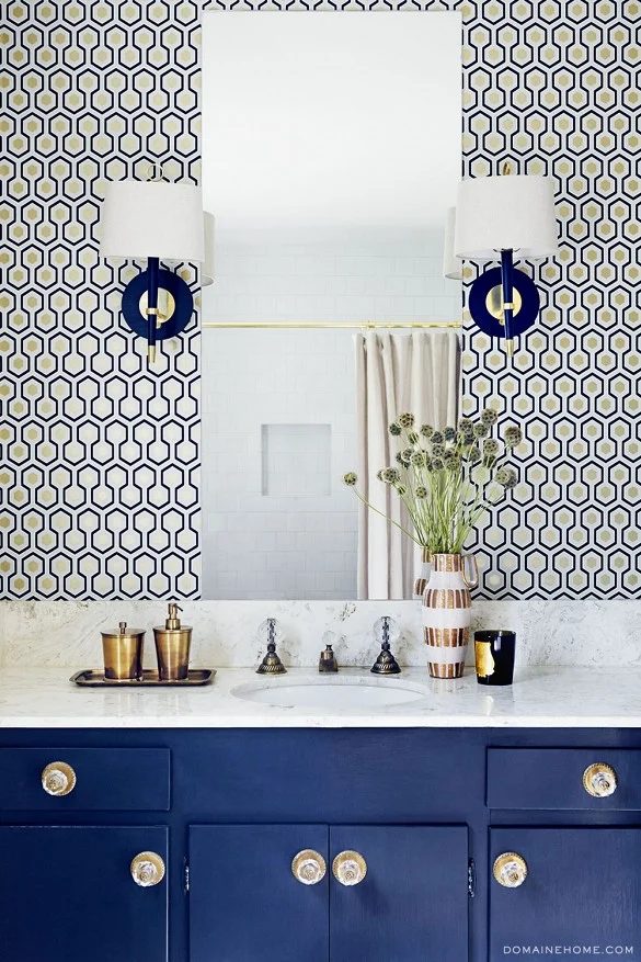 25 Inspiring and Colorful Bathroom Vanities via @tipsholic #bathroom #vanity #colorful #colors #homedecor