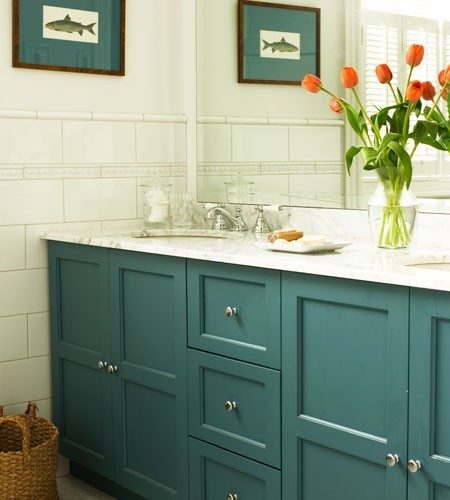 25 Inspiring and Colorful Bathroom Vanities via @tipsholic #bathroom #vanity #colorful #colors #homedecor