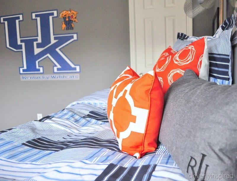 orange pillows accent boys room color pop, cleverly inspired @Bekob