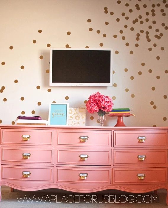 Handmade-CONFETTI-WALL-with-decals_thumb