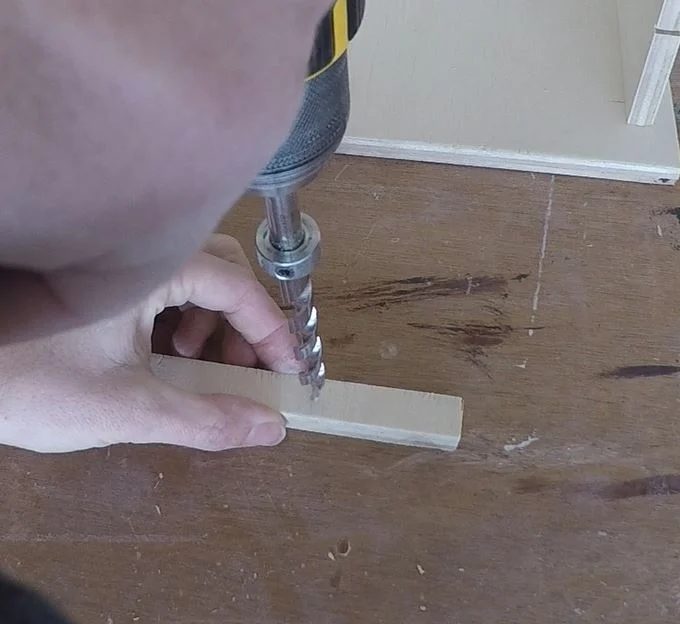 Bekob Spice Cupboard Assemble (33)