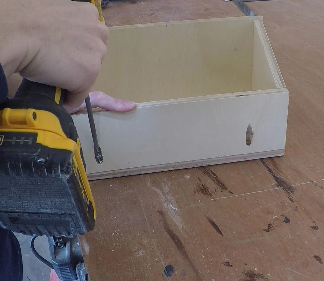 Bekob Spice Cupboard Pocket Holes (17)