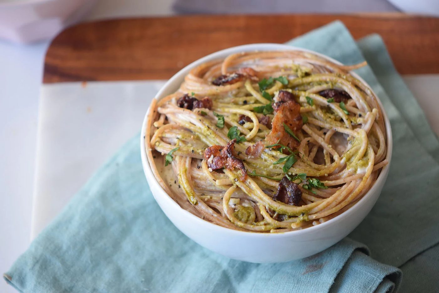 The well fitted straightforward comfort food recipe for dinner. Creamy Pesto Pasta via Bekob.com