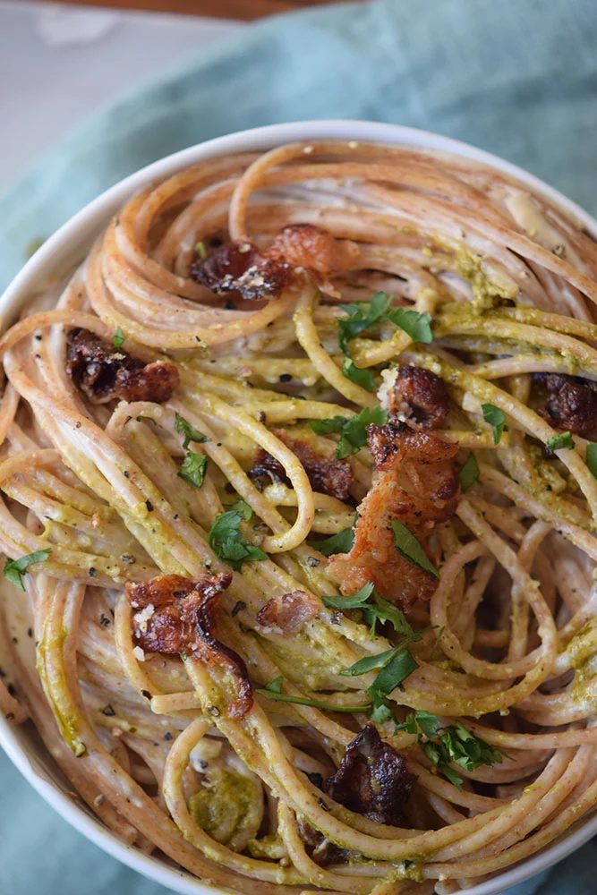 The well fitted straightforward comfort food recipe for dinner. Creamy Pesto Pasta via Bekob.com
