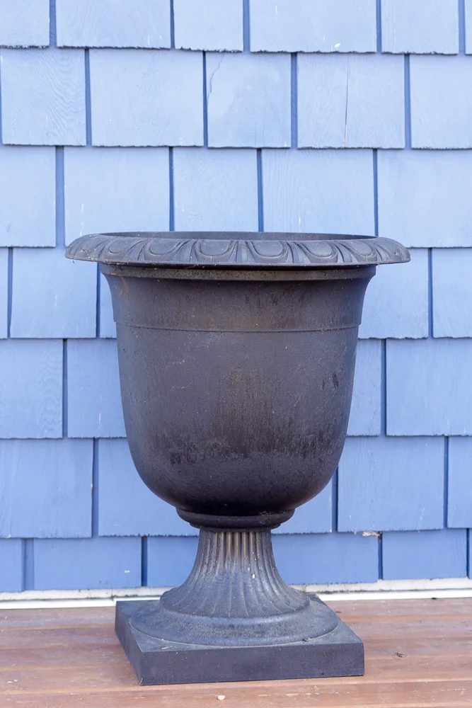 How To Create striking Outdoor Pots And Planters | This Mamas Dance For Bekob 1