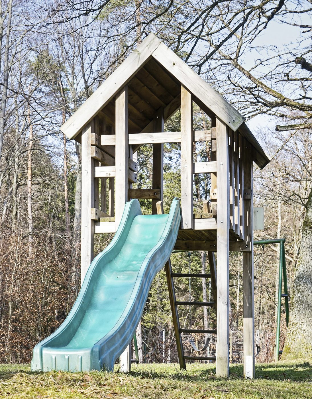 7 Handmade Outdoor Play Equipment options for Your Backyard