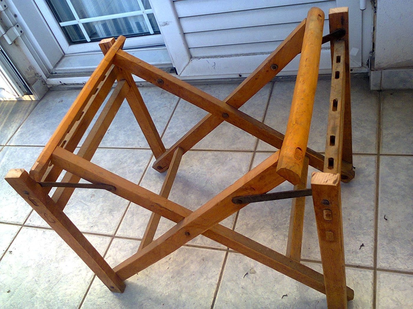 upcycled broken director's chair and cassette tape organizer into a strong display table - In The Boondocks on Bekob (2)