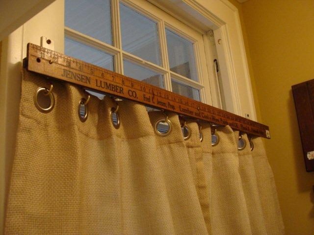 yard stick curtain rod via Daffadown Dillys on Bekob