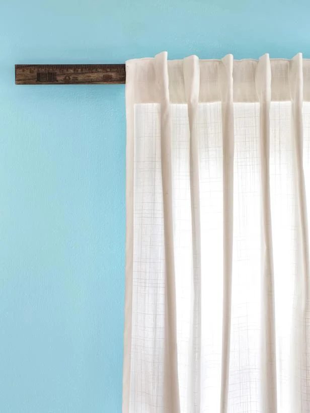 HGTV use yardstick as a curtain rod via Bekob