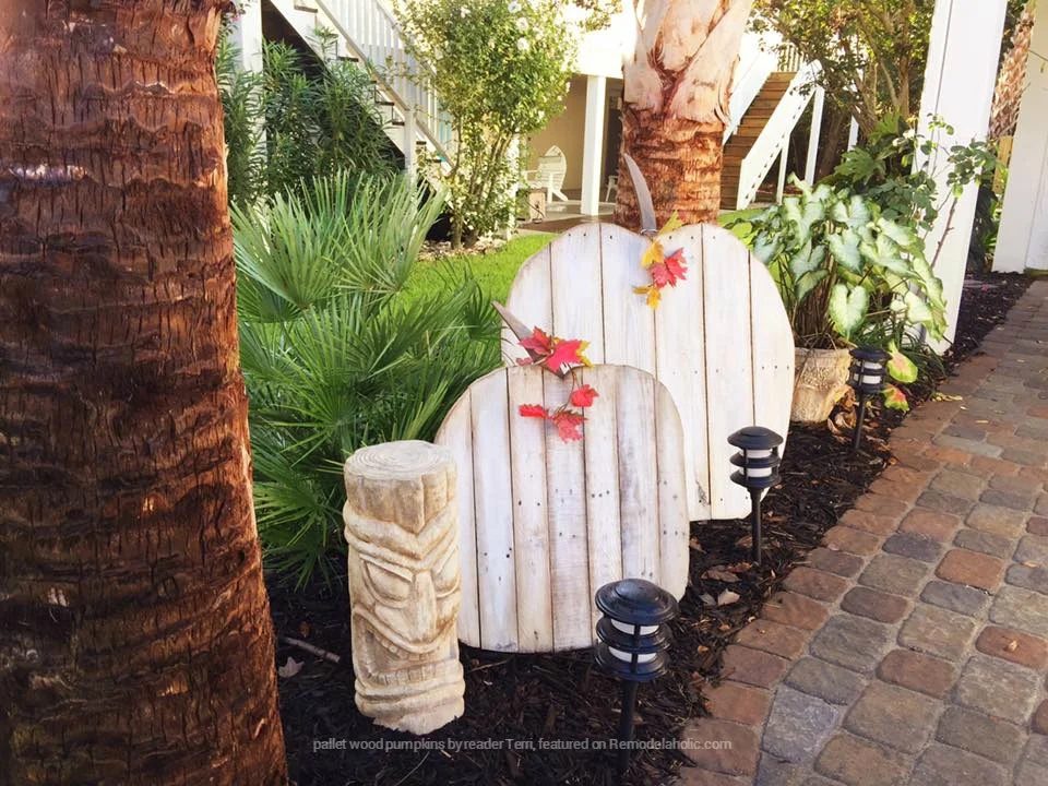 pallet-wood-pumpkins-terri-fb-wm