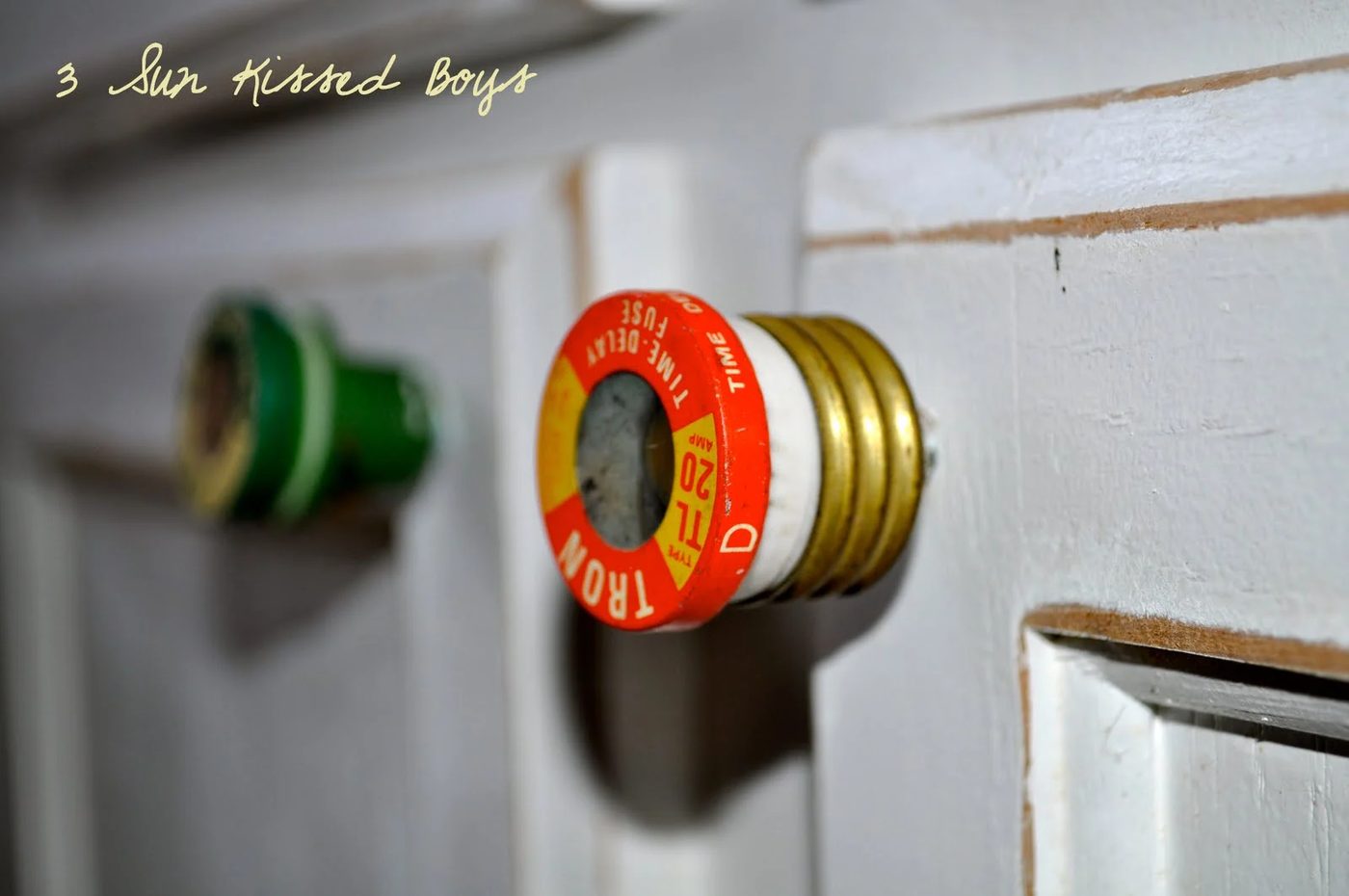 13 Colorful rustic kitchen update using fuses Handmade walkthrough by 3 Sunkissed Boys featured on @Bekob