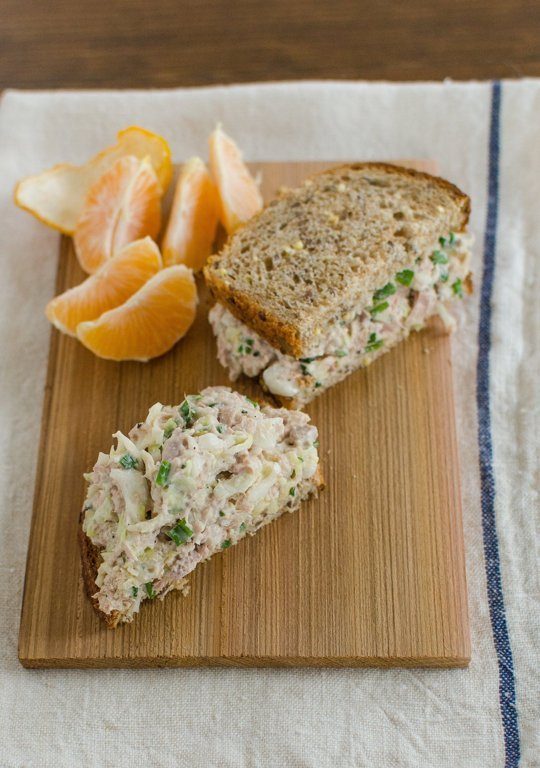 Crunchy Tuna Cabbage Salad | FOODIEaholic.com #recipe #cooking #lunch #healthy #tuna #sandwich #wrap #cabbage