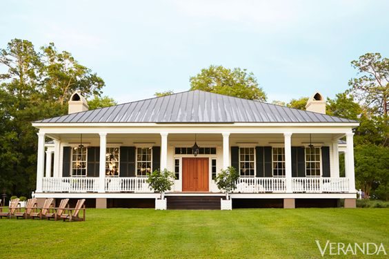 Image Source: Veranda (https://www.veranda.com/decorating-options/g1256/amelia-handegan-southcarolina-home/?slide=1)