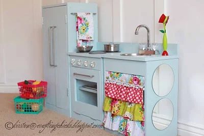 striking Kids Play Kitchen by The Crafting Chicks