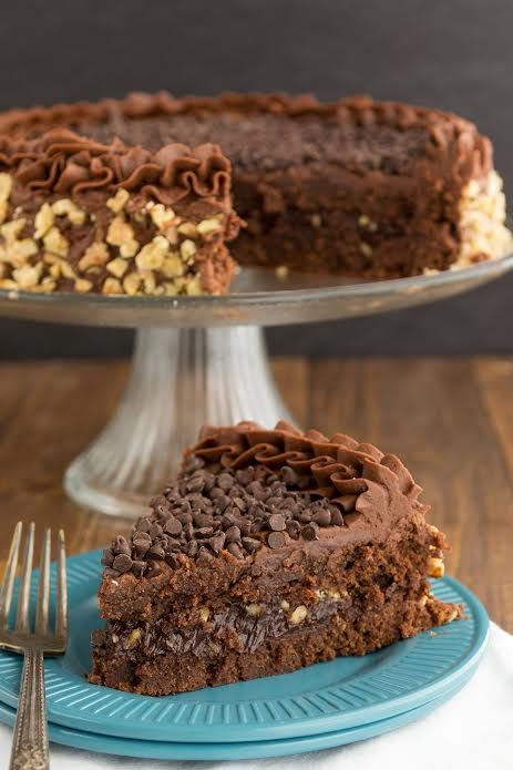 Death by Chocolate Brownie Cake | FOODIEaholic.com #recipe #cooking #baking #dessert #chocolate #brownie #cake