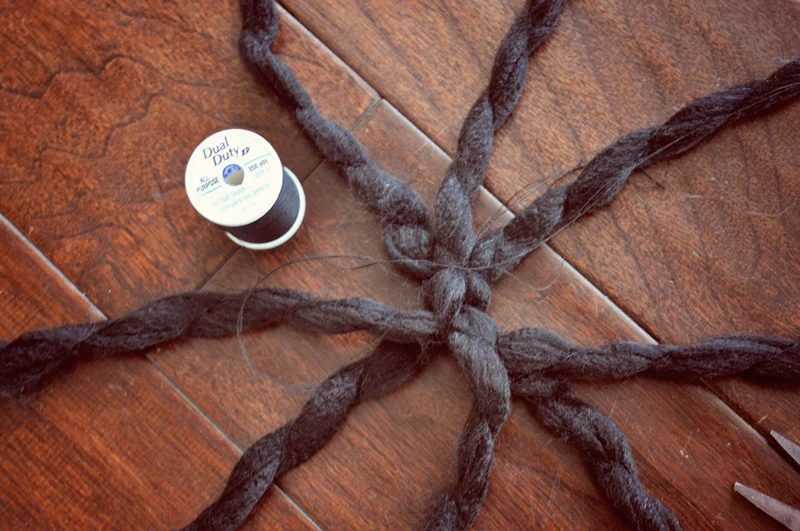 How to make an extra large spider web | straightforward decor for a Halloween party: an oversized yarn spiderweb, so straightforward to make but such a big impact! | direct Hallowe