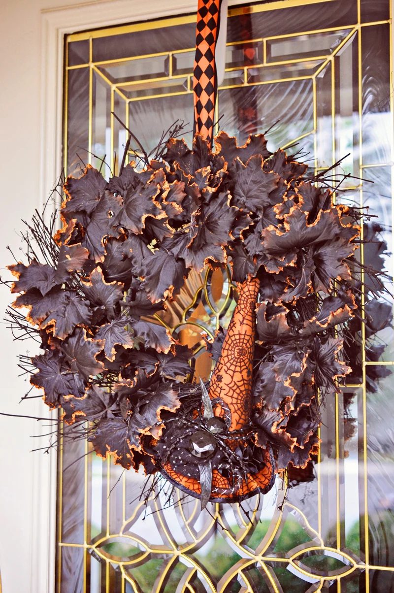 Black and orange glitter leaf wreath | direct Halloween Decor options and Tutorials at Bekob.com