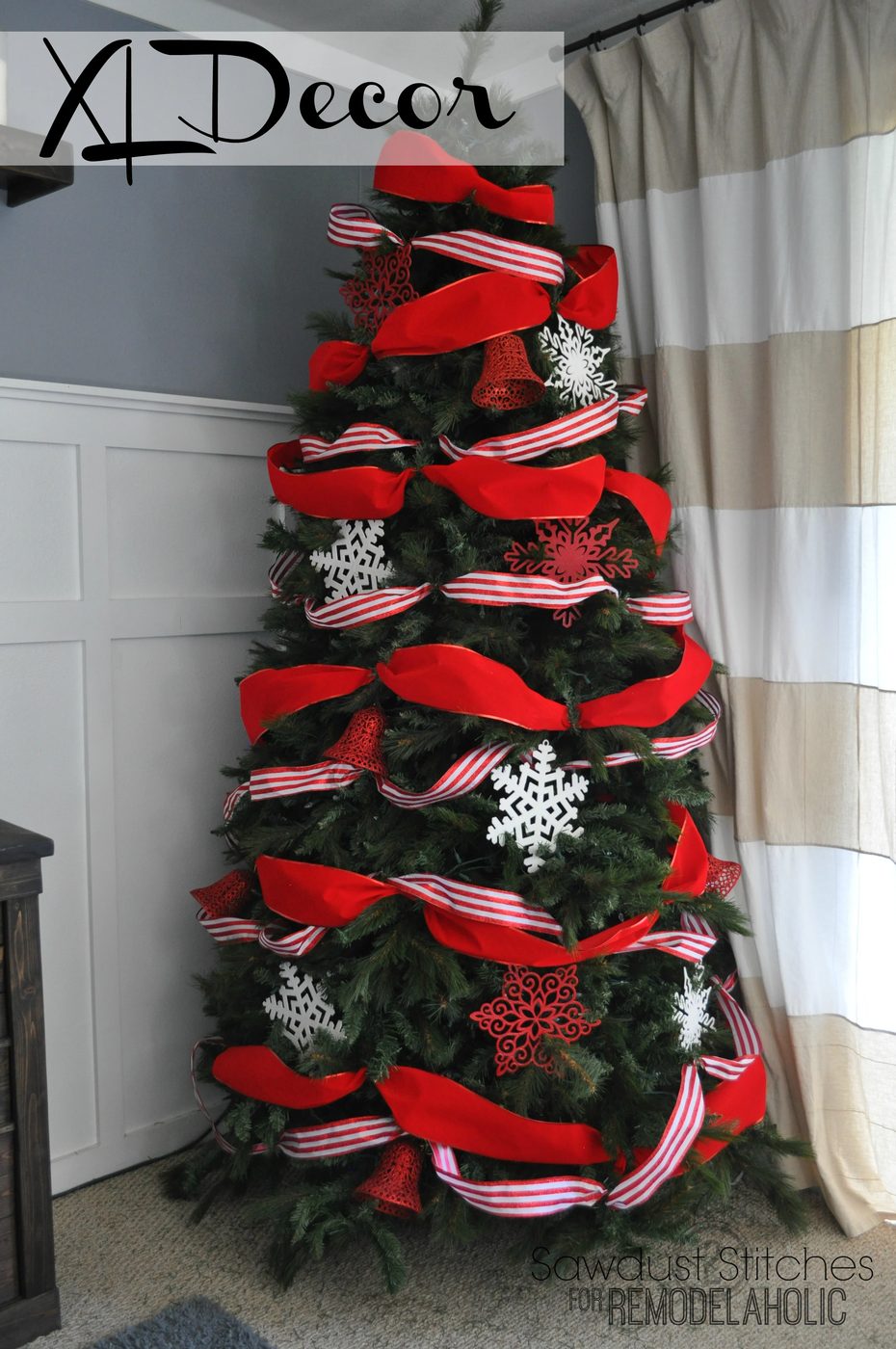 How to Decorate a Christmas Tree (like a professional) @Bekob #sawdust2stitches