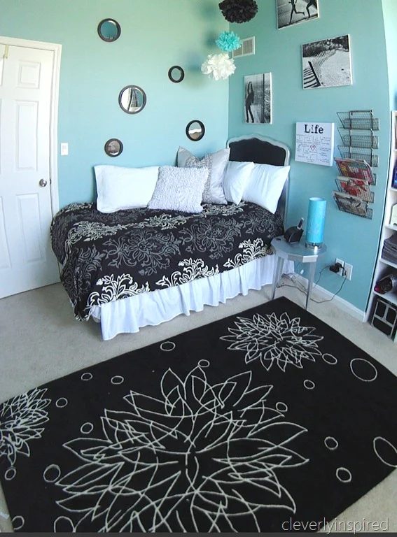 black and aqua girls room