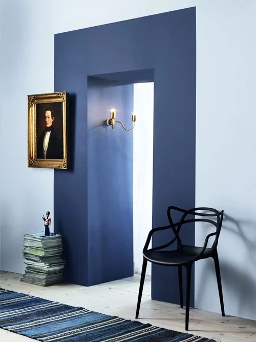 dark navy door frame colorblocked (via Desire to Inspire)