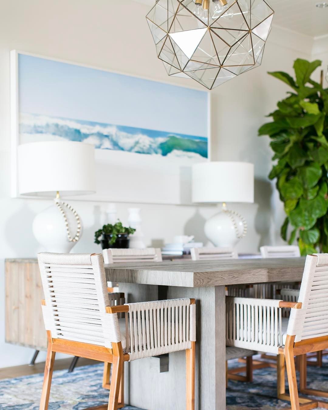 Inspiration and tips for decorating a casual coastal dining room